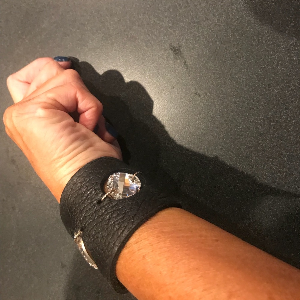 Handmade cuff! AMAZING - Picture 4 of 8